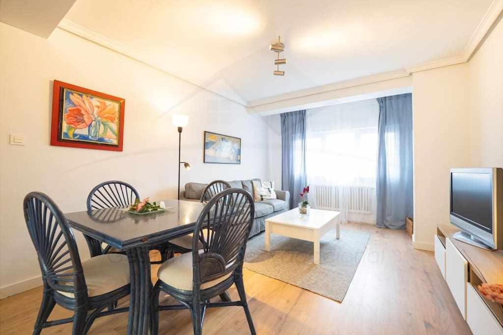 El Carbayedo Daire Avilés Dış mekan fotoğraf